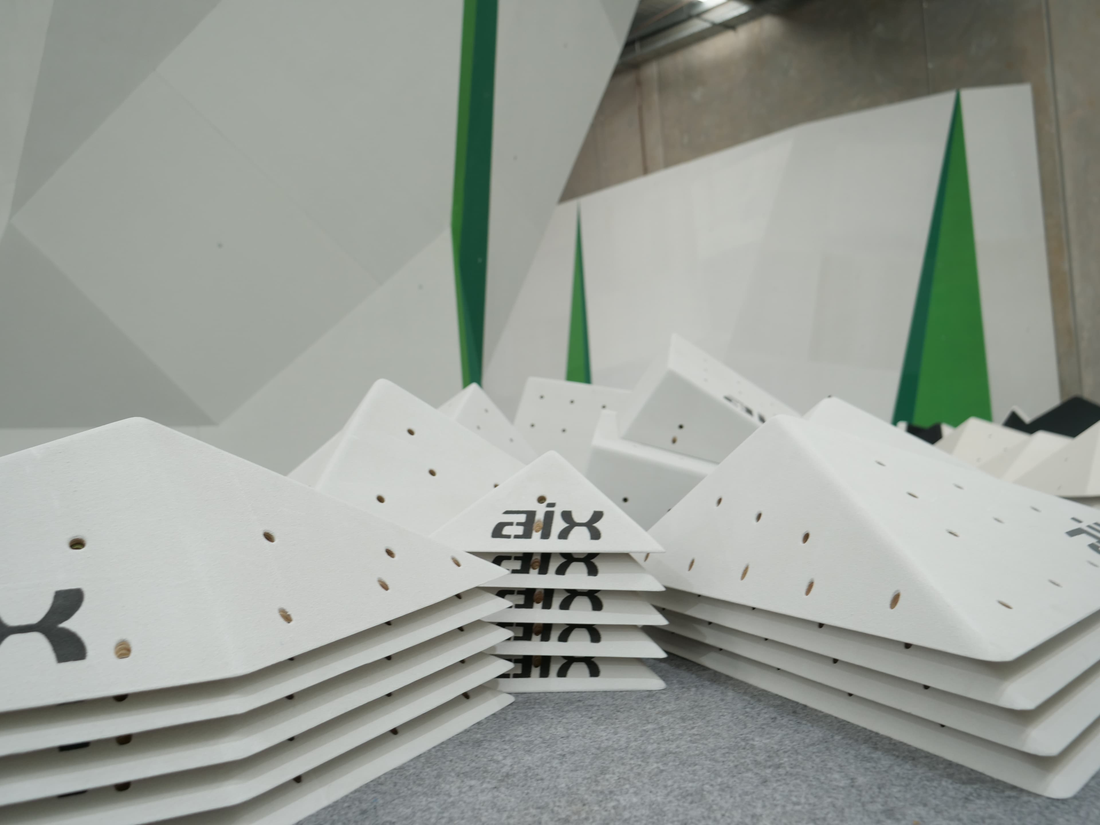 Climbing volumes